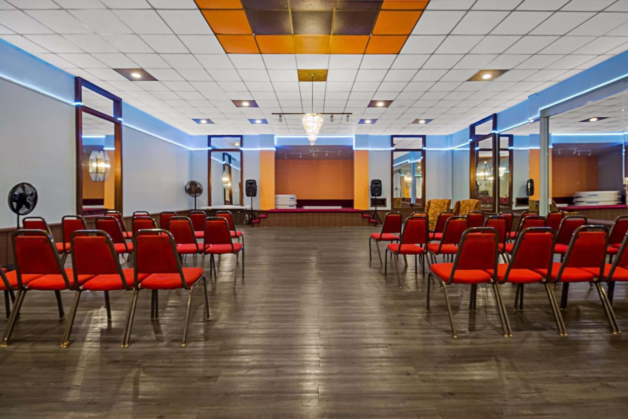 Rodeway Inn Conference Center بومونت المظهر الخارجي الصورة